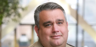 Metro Transit despidió al ex alguacil del condado de Hennepin, Dave Hutchinson, por mala conducta Metro Transit despidió al ex alguacil del condado de Hennepin, Dave Hutchinson, por mala conducta