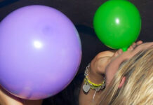 Mujer británica queda paralizada por inhalar óxido nitroso Mujer queda paralizada tras inhalar óxido nitroso en fiesta