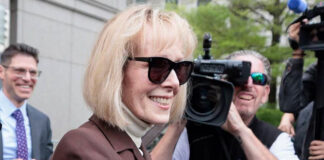 Carroll reivindica a las mujeres denunciaron y no les creyeron Carroll dedica su victoria a las mujeres que no les creyeron cuando denunciaron