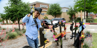 Organizaciones ayudan a la comunidad de Allen a recuperarse psicológicamente tras la masacre Organizaciones ayudan a la comunidad de Allen a recuperarse psicológicamente tras la masacre