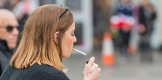 Los estadounidenses están reduciendo significativamente un mal hábito: fumar Los estadounidenses están reduciendo significativamente un mal hábito: fumar