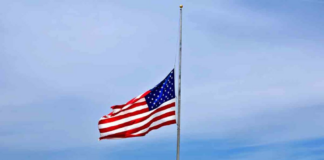 Abbott ordenó que las banderas de Texas se bajaran a media asta por la tragedia de Uvalde Abbott ordenó que las banderas de Texas se bajaran a media asta por la tragedia de Uvalde