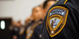 Investigación: un sargento de Texas fue encontrado muerto dentro de su vehículo Investigación: un sargento de Texas fue encontrado muerto dentro de su vehículo