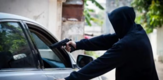 Un joven de 17 años de Golden Valley enfrenta cargos penales por intento de robo de auto Un joven de 17 años de Golden Valley enfrenta cargos penales por intento de robo de auto