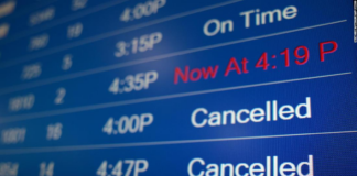 Exigirían que las aerolíneas compensen a los pasajeros y cubran comidas y hotel si quedan varados Exigirían que las aerolíneas compensen a los pasajeros y cubran comidas y hotel si quedan varados