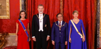 Gustavo Petro rechaza usar frac en cena con los reyes de España Gustavo Petro rechaza usar frac en cena con los reyes de España