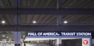 Tres personas fueron arrestadas tras el secuestro de una mujer en la estación de Mall of America Tres personas fueron arrestadas tras el secuestro de una mujer en la estación de Mall of America