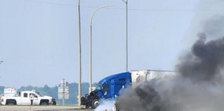 Tragedia en Canadá: 15 muertos en un choque de un autobús con un camión Tragedia en Canadá: 15 muertos en un choque de un autobús con un camión