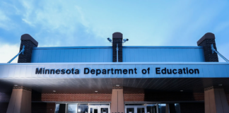 El Departamento de Educación de Minnesota enfrenta críticas por su manejo de una violación de datos El Departamento de Educación de Minnesota enfrenta críticas por su manejo de una violación de datos