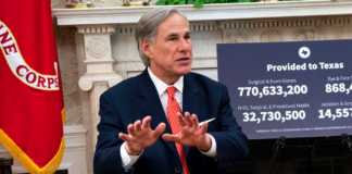 Abbott cumplió su amenaza de vetar docenas de proyectos de ley aprobados por la Legislatura Abbott cumplió su amenaza de vetar docenas de proyectos de ley aprobados por la Legislatura