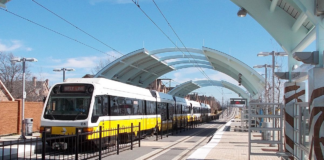 DART convierte más de una docena de sus centros de tránsito en estaciones de enfriamiento DART convierte más de una docena de sus centros de tránsito en estaciones de enfriamiento