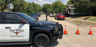 La policía de Fort Worth busca videos después de encontrar a un recién nacido muerto La policía de Fort Worth busca videos después de encontrar a un recién nacido muerto