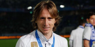 Modric rechaza oferta en Arabia Saudita y renueva con el Madrid Modric rechaza oferta en Arabia Saudita y renueva con el Madrid