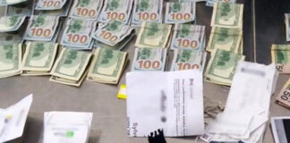 Devuelven bolsa con 5 mil dólares en aeropuerto de México Devuelven bolsa con 5 mil dólares en aeropuerto de México