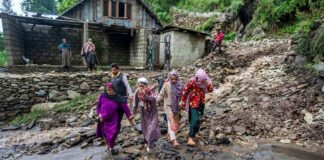 27 muertos y 83 desaparecidos tras alud de tierra en India 27 muertos y 83 desaparecidos tras alud de tierra en India