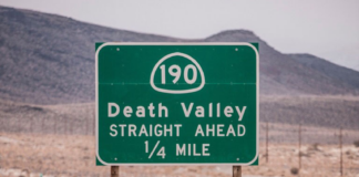 Un turista murió mientras visitaba el Valle de la Muerte el martes por la tarde debido al calor Un turista murió mientras visitaba el Valle de la Muerte el martes por la tarde debido al calor