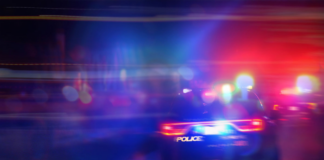 Policía de Dallas busca arrestar al conductor que escapó a más de 140 millas por hora Policía de Dallas busca arrestar al conductor que escapó a más de 140 millas por hora