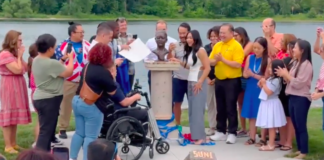 Suni Lee, medallista de oro olímpica, ya tiene su estatua en el Parque Regional Phalen Suni Lee, medallista de oro olímpica, ya tiene su estatua en el Parque Regional Phalen