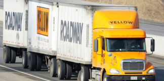 Yellow, histórica empresa transportista de Estados Unidos, detuvo operaciones y presentaría quiebra Yellow, histórica empresa transportista de Estados Unidos, detuvo operaciones y presentaría quiebra