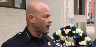 Un antiguo oficial de policía de Dallas murió después de regresar a casa desde el trabajo Un antiguo oficial de policía de Dallas murió después de regresar a casa desde el trabajo