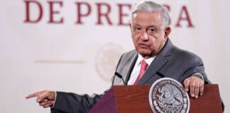 AMLO pide a gobernador de Texas retirar boyas del Río Bravo AMLO pide a gobernador de Texas retirar boyas del Río Bravo