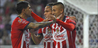 Chivas derrota a Tijuana, sigue invicto y asegura el liderato Chivas derrota a Tijuana, sigue invicto y asegura el liderato