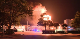 Espuma, agua y sustancias usadas para apagar el incendio de Sherwin-Williams se fueron a los arroyos Espuma, agua y sustancias usadas para apagar el incendio de Sherwin-Williams se fueron a los arroyos