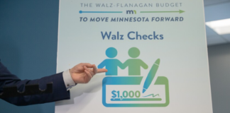 Los cheques de reembolso de impuestos comenzarán a enviarse a los contribuyentes Los cheques de reembolso de impuestos comenzarán a enviarse a los contribuyentes