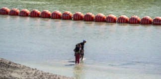 Casi el 80% de la controvertida barrera flotante está técnicamente en el lado mexicano Casi el 80% de la controvertida barrera flotante está técnicamente en el lado mexicano