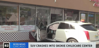 Dos SUV, en accidentes diferentes, se estrellan contra dos edificios Dos SUV, en accidentes diferentes, se estrellan contra dos edificios