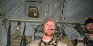 El Navy SEAL que dijo haber sido quien mató a Osama Bin Laden fue arrestado en Texas El Navy SEAL que dijo haber sido quien mató a Osama Bin Laden fue arrestado en Texas