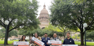 Abbott respalda los aumentos salariales para los maestros de Texas Abbott respalda los aumentos salariales para los maestros de Texas