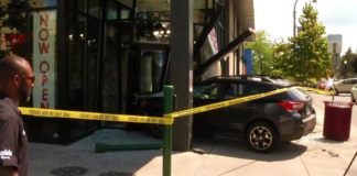 Un SUV se estrelló contra un restaurante de Minneapolis Un SUV se estrelló contra un restaurante de Minneapolis