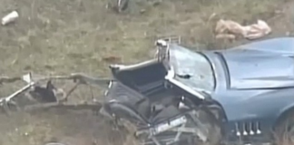 Manejaba un Chevrolet Corvette 1969, pero murió tras chocar contra un árbol Manejaba un Chevrolet Corvette 1969, pero murió tras chocar contra un árbol