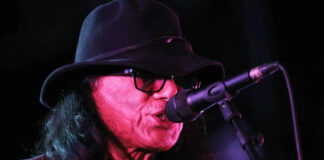 Muere el músico Sixto Rodríguez, la leyenda de “Searching For Sugar Man” Muere Sixto Rodríguez, protagonista del documental "Searching For Sugar Man"