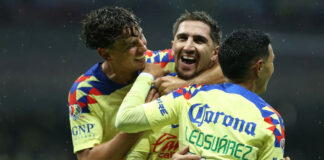 América golea y ridiculiza a Guadalajara en el Estadio Azteca América golea y ridiculiza a Guadalajara en el Estadio Azteca