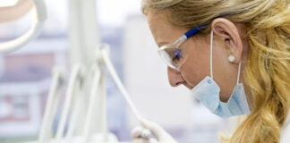 Aumenta hospitalizaciones y muertes por Covid en EEUU al final del verano Aumenta hospitalizaciones y muertes por Covid en EEUU al final del verano