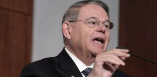 El acusado Senador Bob Menéndez rechaza renunciar a su escaño El acusado Senador Bob Menéndez rechaza renunciar a su escaño