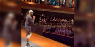 LeBron James sorprendió a un grupo de estudiantes de Rochester LeBron James sorprendió a un grupo de estudiantes de Rochester