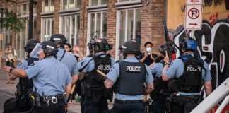 Concejo Municipal de Minneapolis aprobó otro millón de dólares en compensación laboral a ex policías Concejo Municipal de Minneapolis aprobó otro millón de dólares en compensación laboral a ex policías