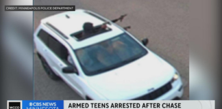 Detienen a dos adolescentes armados, que apuntaban desde una camioneta Detienen a dos adolescentes armados, que apuntaban desde una camioneta