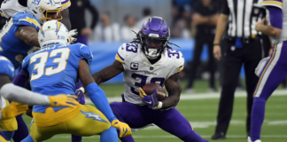 Los Chargers ganan 28-24 tras mantener a los Vikings fuera de la zona de anotación Los Chargers ganan 28-24 tras mantener a los Vikings fuera de la zona de anotación
