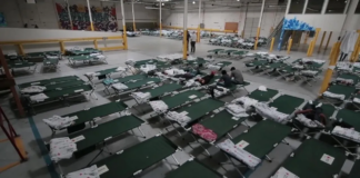 El Paso abre refugio de emergencia: ya tiene casi 65,000 inmigrantes bajo custodia El Paso abre refugio de emergencia: ya tiene casi 65,000 inmigrantes bajo custodia