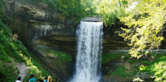 Las cataratas Minnehaha pasaron de un hilo de agua a un potente torrente por las lluvias Las cataratas Minnehaha pasaron de un hilo de agua a un potente torrente por las lluvias