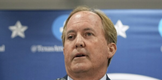 La moción de los abogados de Paxton para desestimar los cargos fue denegada La moción de los abogados de Paxton para desestimar los cargos fue denegada