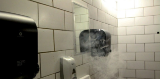 Toallas de papel y vaporizadores, lo que complicó las clases en Armstrong High School en Plymouth Toallas de papel y vaporizadores, lo que complicó las clases en Armstrong High School en Plymouth