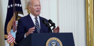 Biden condena tiroteo en Maine y urge a prohibir armas de asalto Biden condena tiroteo en Maine y urge a prohibir armas de asalto