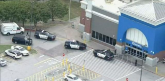 Un hombre detenido después de dispararle a alguien afuera de un Walmart de Arlington Un hombre detenido después de dispararle a alguien afuera de un Walmart de Arlington