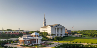 Algunos estudiantes de la Universidad Bautista de Dallas estaban en Israel cuando comenzó la guerra Algunos estudiantes de la Universidad Bautista de Dallas estaban en Israel cuando comenzó la guerra