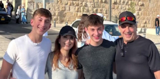 Familia de Dallas quedó atrapada en la guerra de Israel, pero pudo volver a EE.UU. Familia de Dallas quedó atrapada en la guerra de Israel, pero pudo volver a EE.UU.